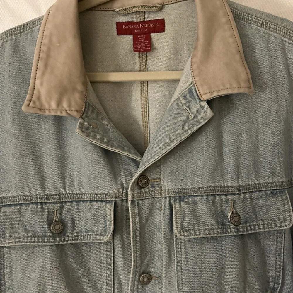 Banana Republic Men’s Size XL Denim Button Front Blue Jean Jacket Tan Collar
